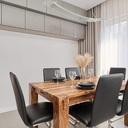 Stylish Kosciuszki Apartaments Near The Market Square With Free Garage Wroclaw By Noclegi Renters Exterior foto