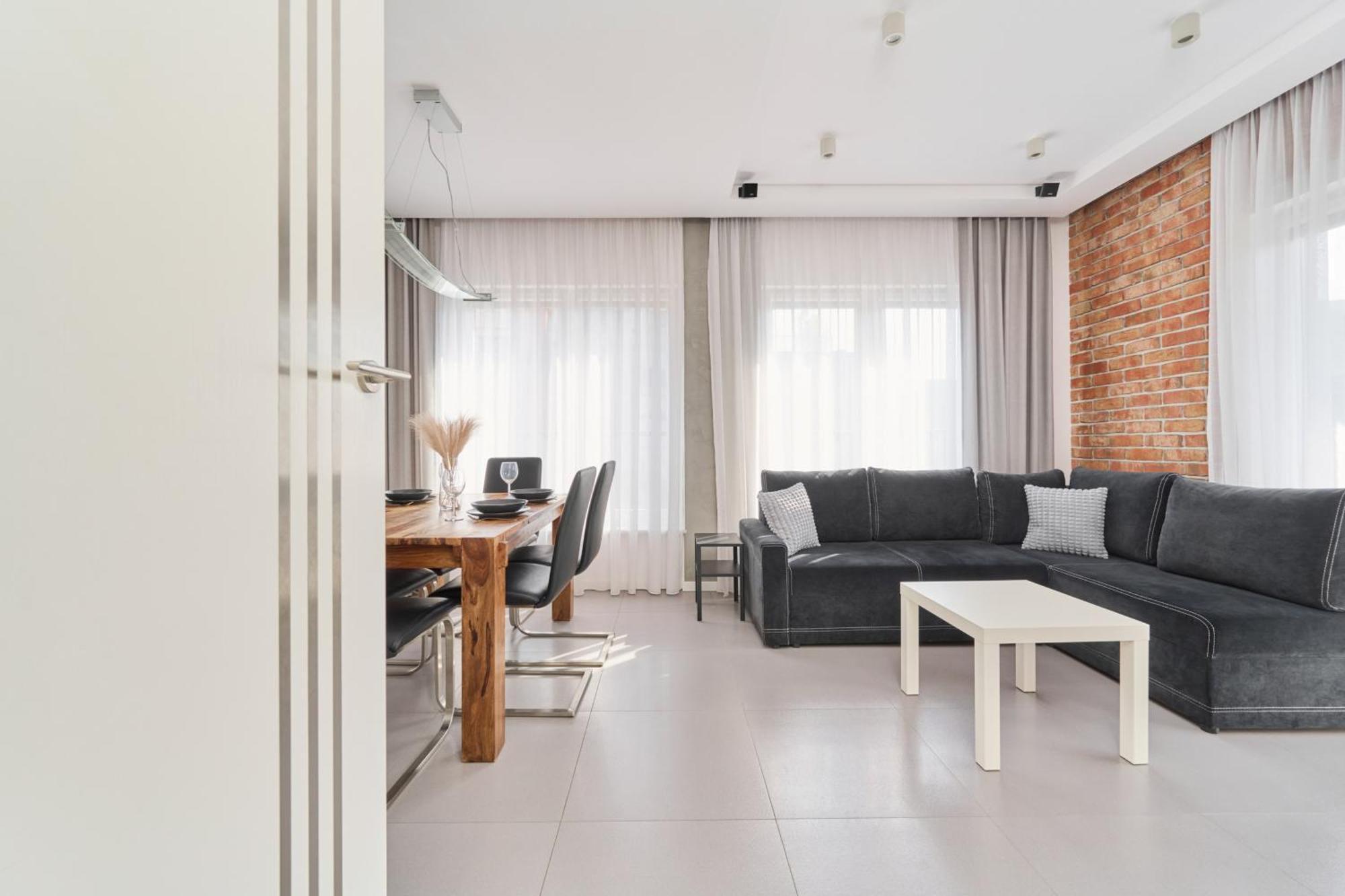 Stylish Kosciuszki Apartaments Near The Market Square With Free Garage Wroclaw By Noclegi Renters Exterior foto
